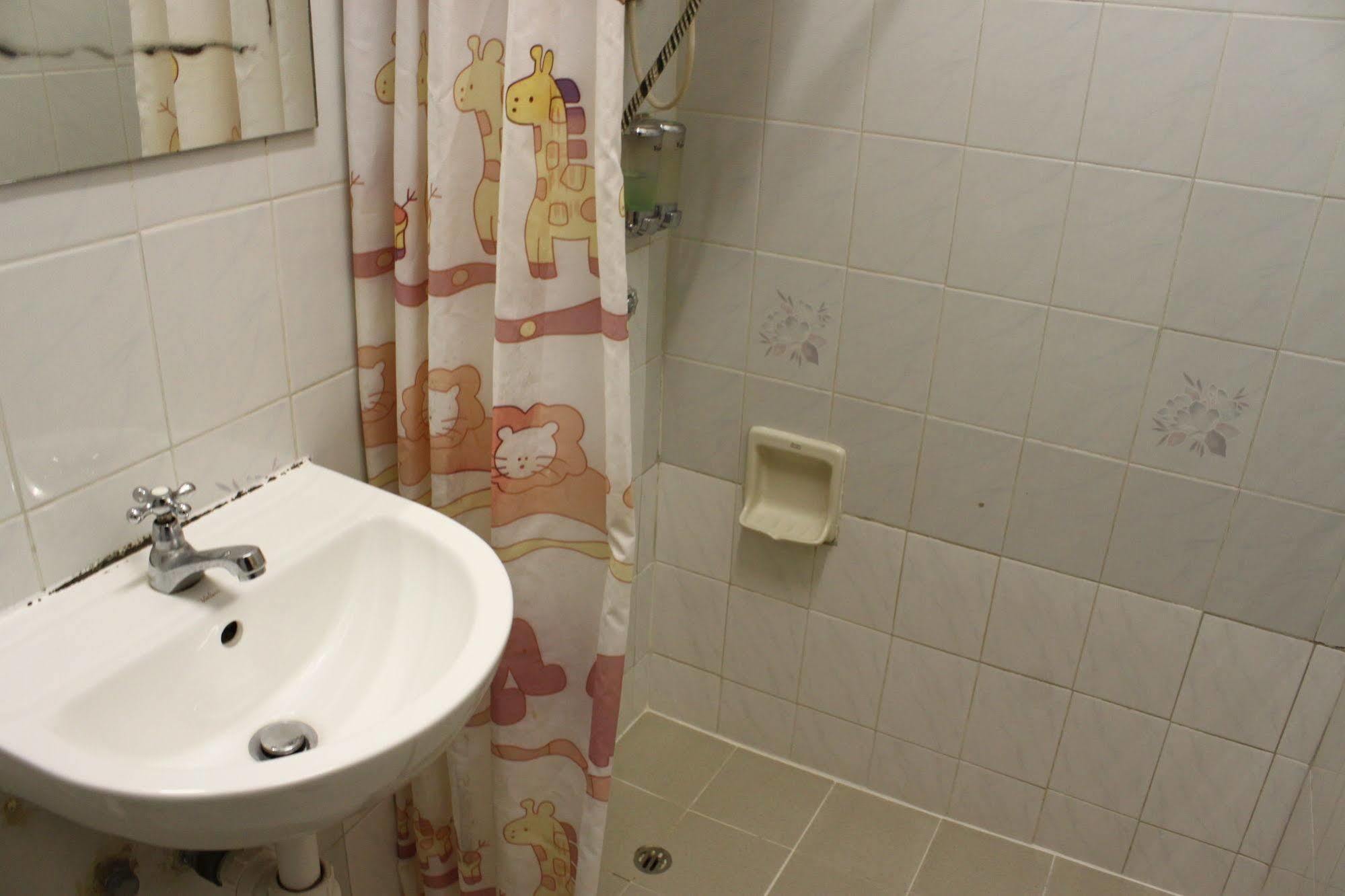 Osaka Hostel Hong Kong Ngoại thất bức ảnh